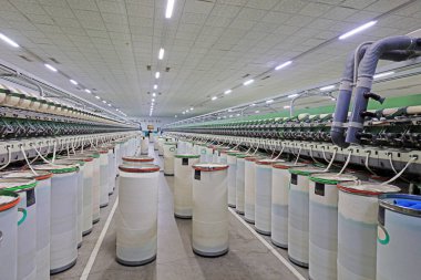 Fabrikadaki Dönen Üretim Hattı Makineleri ve Ekipmanları 