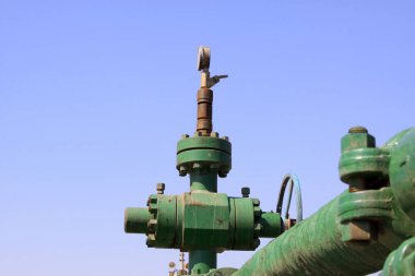 Petrol makinası borusu ve el tekerleği, fotoğrafa yakın çekim