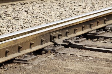 Demiryolu raylarının kapatılması, geleneksel demiryolu tipi