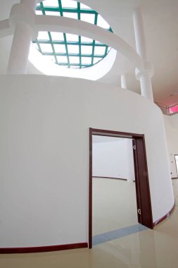 LUANNAN COUNTY - 18 Eylül 2014 'te Hebei Eyaleti, Çin' deki bir sanat galerisinde iç halka yapısı inşa etmek