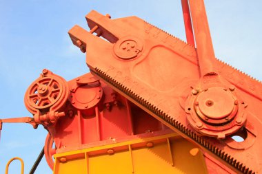 Birim kolu ve bağlantı çubuğunu ışınla, fotoğrafa yaklaş.