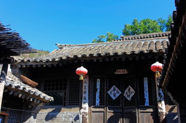 BEIJING - 5 Ekim 2014 'te, CuanDiXia köyünde, çift ve fenerler, Pekin, Chin