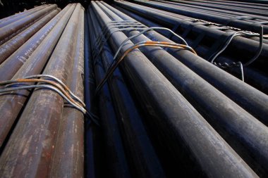 Nakliye iskelesinde paslanma, paslanma, çelik boru.