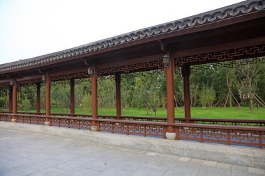 Çin klasik mimarisi eşit düzeyde.