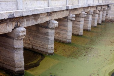 Antik Çin taş köprüsü iskelesi
