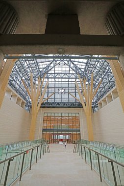 Çin 'de bir salonda kubbe manzarası inşa ediliyor.