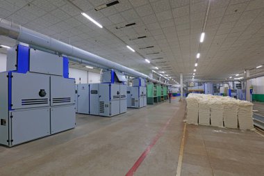 Dönen işyerindeki mekanik ekipmanlar