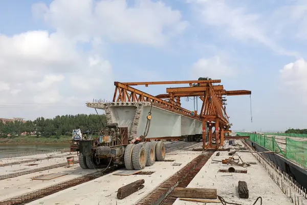 Otoyol Köprüsü İnşaat Alanı, Yakın plan Fotoğraflar