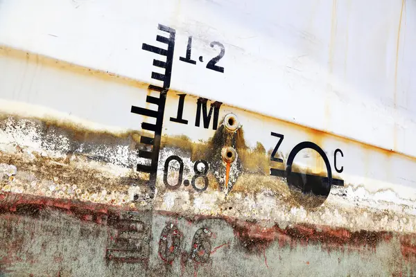 Geminin su hattı, yakın çekim fotoğrafı.