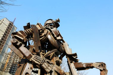 TANGSHAN - 2 Ocak 2014 'te, Çin' in Hebei eyaletindeki Tangshan kentinde, Kailuan Ulusal Maden Parkı 'nda madenciler metal heykel resmi yaptılar.. 