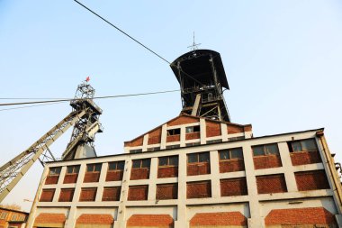 TANGSHAN - 2 Ocak 2014 'te, Çin' in Hebei eyaletinin Tangshan şehrinde, Kailuan Ulusal Maden Parkı 'nda, maden ocağı mimari görünüşü. 