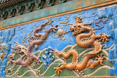 23 Mayıs 2014 'te Pekin' deki Beihai Parkı 'nda 9 Ejder Duvarı (Jiulongbi) kuruldu.