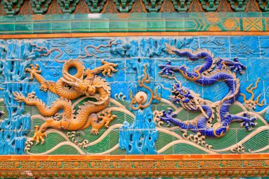 23 Mayıs 2014 'te Pekin' deki Beihai Parkı 'nda 9 Ejder Duvarı (Jiulongbi) kuruldu.