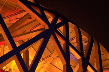 Pekin Ulusal Stadyumu, 24 Mayıs 2014 'te Pekin Olimpiyat Parkı' nda gece kuşların yuva yaptığı bölge.