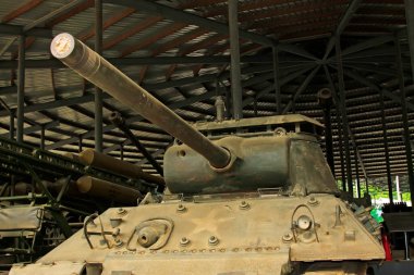Tankların silah tareti, fotoğrafa yakın çekim.