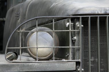 Zırhlı araç aydınlatma ekipmanları, fotoğrafa yakın çekim.