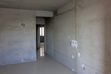 Yarı bitmiş ürün odası, fotoğrafa yakın çekim.