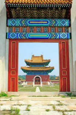 Zunhua şehri - 23 Mayıs 2015, Zunhua şehri, Çin 'in Hebei ili, Qing Hanedanlığı' nın Doğu Kraliyet Mezarları 'nda peyzaj inşa ediyor..