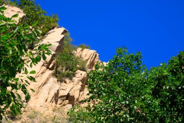 Dağ manzarası jeolojik bir parktadır.