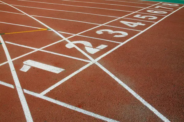 Plastik oyun parkındaki parça numarası, fotoğrafın yakın plan görüntüsü.