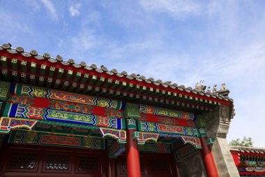 Çin geleneksel binası zenginleştirilmiş bir bina.