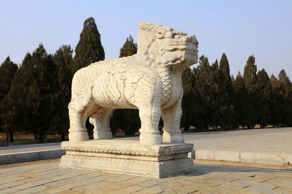 Çin antik Kylin heykelleri