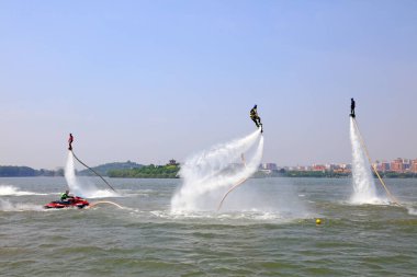 Tangshan - 19 Haziran: Su püskürtme özel efekt performansı, 19 Haziran 2016, Tangshan şehri, Çin