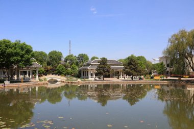 Parktaki Çin mimari manzarası