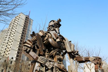 TANGSHAN - 2 Ocak 2014 'te, Çin' in Hebei eyaletindeki Tangshan kentinde, Kailuan Ulusal Maden Parkı 'nda madenciler metal heykel resmi yaptılar.. 