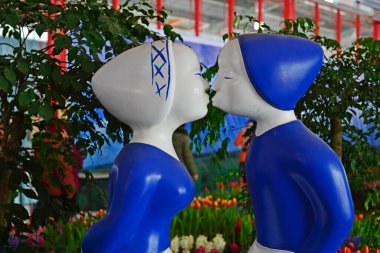 Anka Çiçeği Pazarı 'nda bir öpücük portresi. 