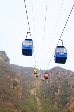 PINGU COUNTY - 12 Nisan: Taştan Orman Kanyonu manzaralı Wapway, 5 Nisan 2014, Pinggu County, Pekin, Çin.