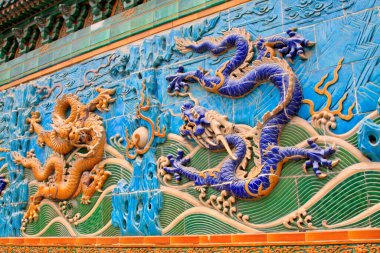 23 Mayıs 2014 'te Pekin' deki Beihai Parkı 'nda 9 Ejder Duvarı (Jiulongbi) kuruldu.