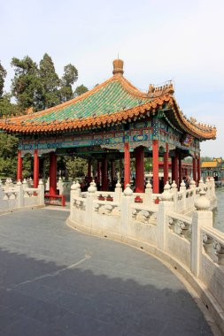 Beihai Parkı 'nda pavyon inşaatı