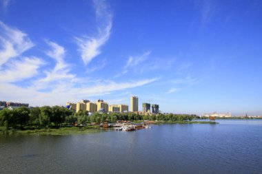 LUANNAN COUNTY - 3 Eylül 2014 'te Kuzey Nehri Parkı' ndaki şehir manzarası, Luannan County, Hebei Eyaleti, Çin