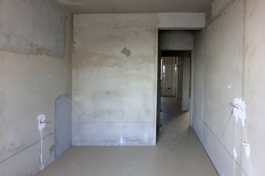 Yarı bitmiş ürün odası, fotoğrafa yakın çekim.