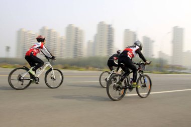 Yoldaki bisiklet yarışı sahası, Çin