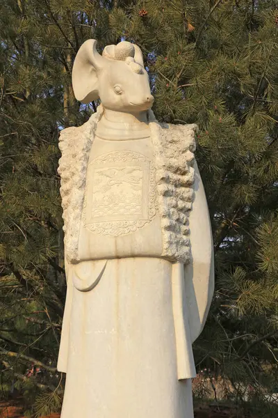 Çin antik tapınak hayvan heykeli