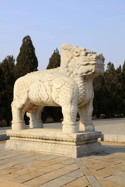 Çin antik Kylin heykelleri