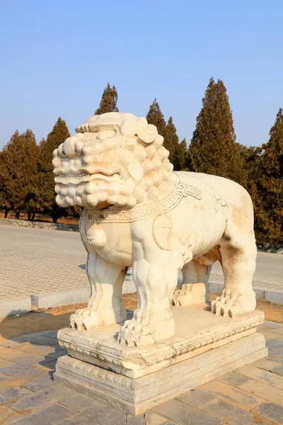 Çin antik aslan heykelleri