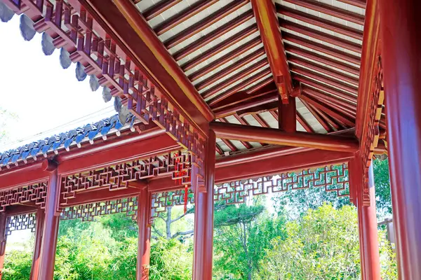 Galeri binası, fotoğrafa yakın çekim.