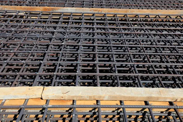 İnşaat alanındaki çelik kumaş.