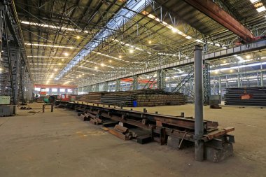 Çelik üretim hattı, fotoğrafa yakın çekim.