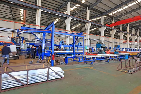 Endüstriyel üretim hattı, fotoğrafa yakın çekim.