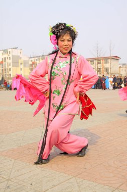 LUANNAN COUNTY - 7 Mart: geleneksel Çin tarzı Yanko dans gösterileri 7 Mart 2015 tarihinde, Luannan County, Hebei Eyaleti, Chin