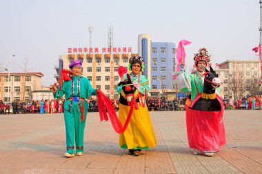 LUANNAN COUNTY - 7 Mart: geleneksel Çin tarzı Yanko dans gösterileri 7 Mart 2015 tarihinde, Luannan County, Hebei Eyaleti, Chin