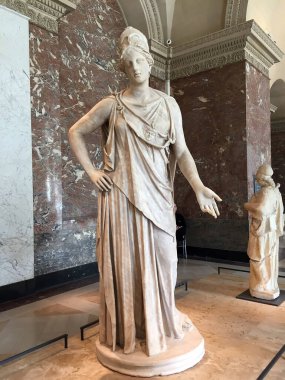 Paris - 17 Nisan 2016: Matthew Athena, sanat koleksiyonu, Le Louvre Müzesi, Paris, Franc