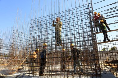 Luannan County - 28 Eylül: İnşaat alanlarında çelik işçileri, 28 Eylül 2016, Luannan County, Hebei, Çin