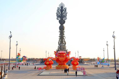 Tangshan City - 14 Ocak 2017: South Lake Park, Tangshan City, Hebei, Çin 'de heykel