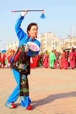 Luannan County - 8 Şubat 2017: Çinli Yangko performansı, Luannan County, Hebei Eyaleti, Chin