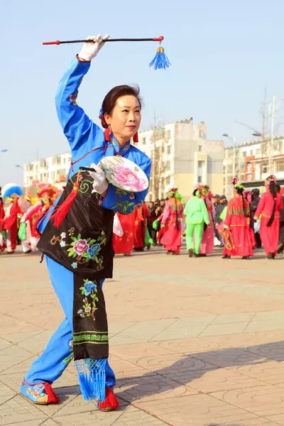 Luannan County - 8 Şubat 2017: Çinli Yangko performansı, Luannan County, Hebei Eyaleti, Chin